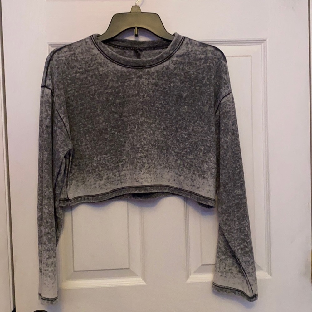 Forever 21 faded grey crop top